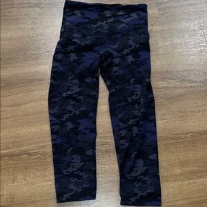 SPANX size small Women's Black and Navy Camouflage Leggings